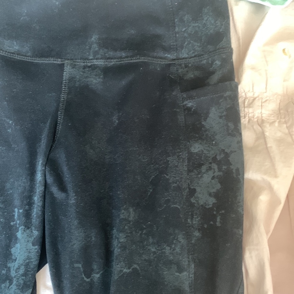 Black Marble Leggings - Picture 4 of 4